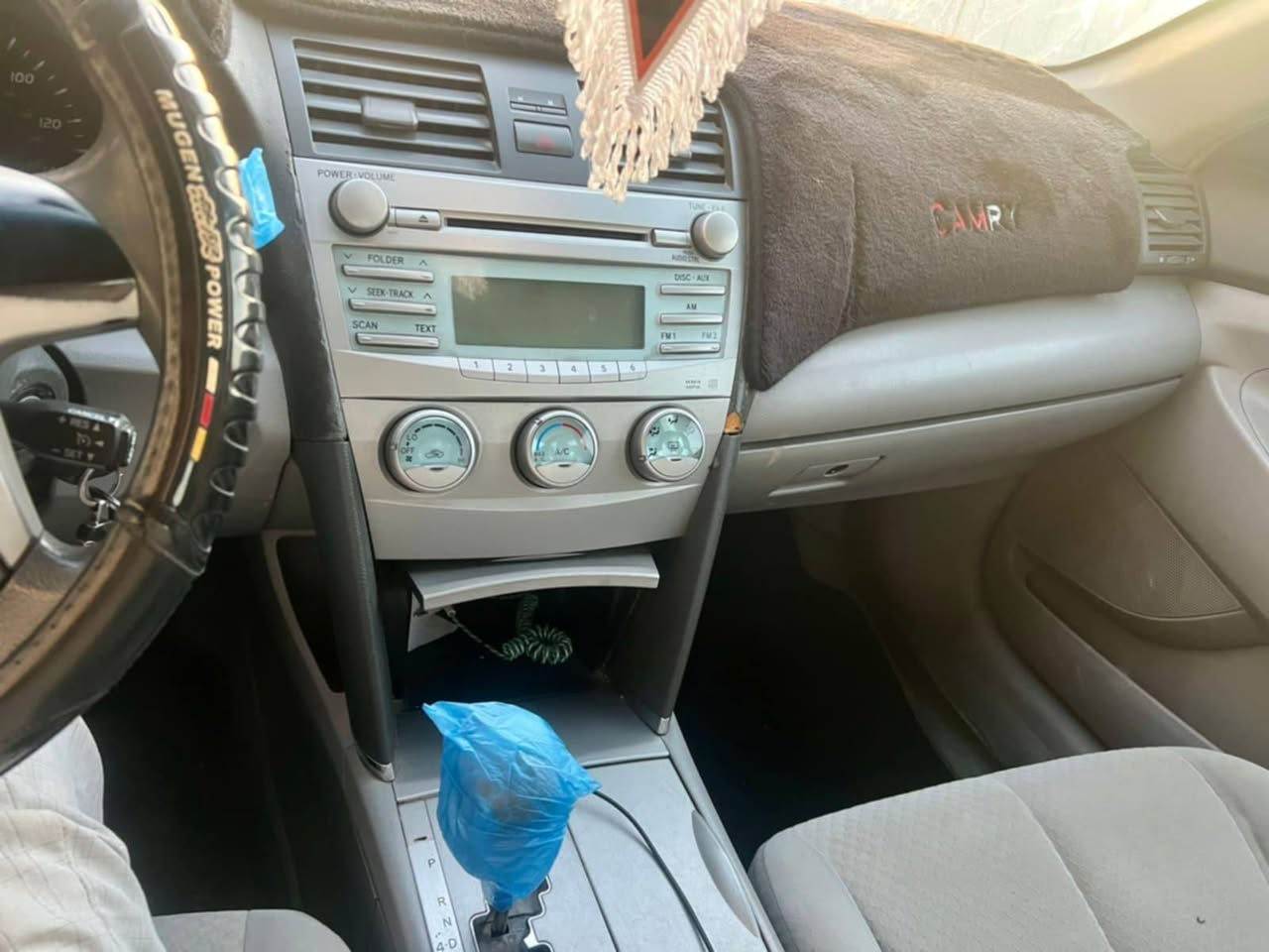 كامري ٢٠٠٧ محرك جديد طابوكه ٢٤٠٠ وارد امريكي سياره جاهزه كهربائيات تدفئه تبريد دواخل نضيفه هزهه جديده سنويه ٢٠٢٨ تحويل مباشر رقم انكليزي بغداد السعر ٩٨ وبيها مجال ***********
