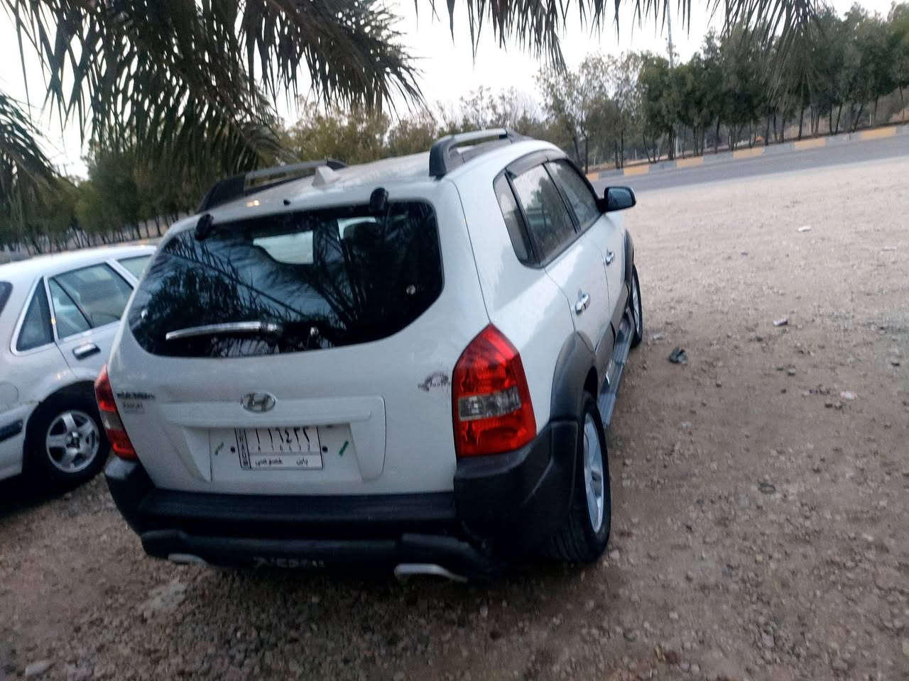 سلام عليكم
توسان موديل 2009
خليجي بيه جاملغات الاماميه صبغ 
السياره جاهزه مال جناي. مكينه كير تبريد حداديه 
تخم تاير كامره شاشه  مكينه دوش 
مداور ثاني يوم 
مكان السياره حله قرب سيطره الاثار
السعر 118 وبيه مجال  
للستفسار ***********
