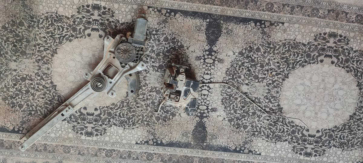 غراض تفصيخ باب جهة السايق بنكو حمل 
جامه ب 40
مكينة جام وماطورها كامله ونضيفه ب 25 
سنتر لوك شرط الشغل ب 25 
ضفيره كامله ب 25
بطانه نضيفه مابيها كسر ب 40 غراض تفصيخ وبيهن مجال 
المكان شطره


**إذا كنت صاحب هذا الإعلان وتريد حذفه لأي سبب، رجاءا أرسل رسالة إلى الدعم الفني**