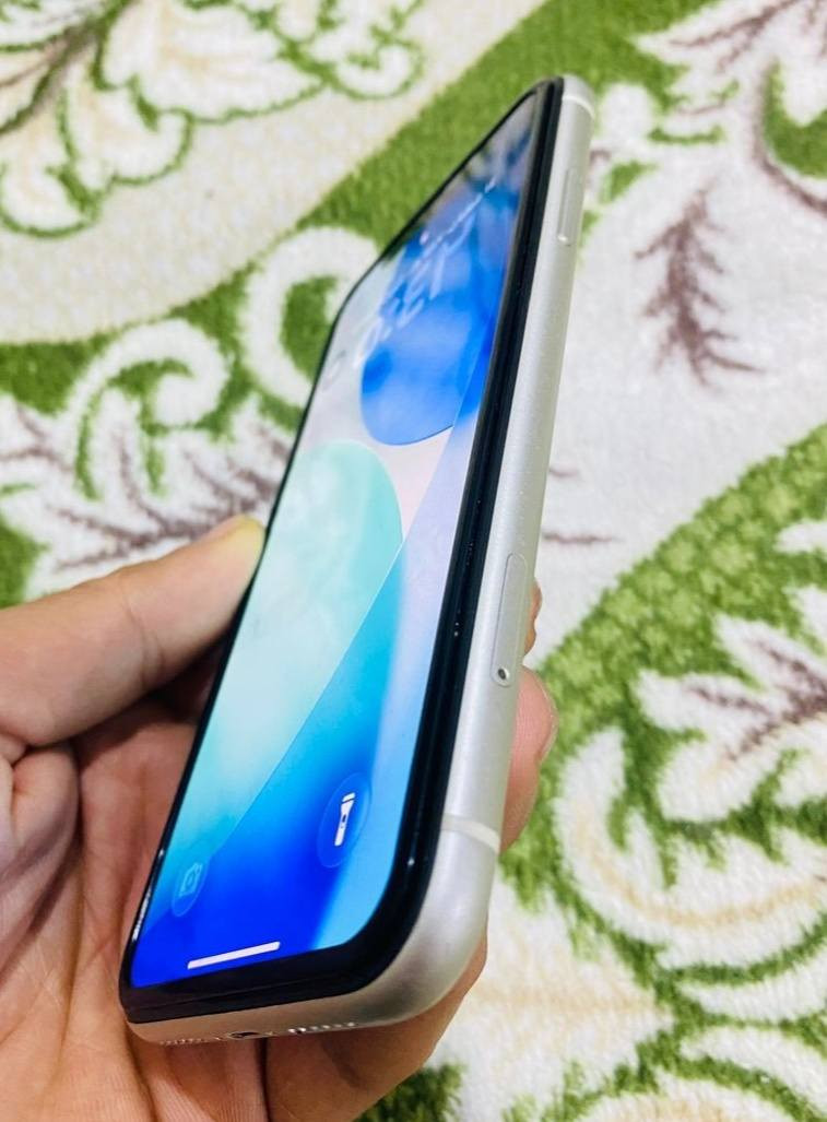 السلام عليكم
ايفون 11عادي 
نضيف كلش 
ذاكره128
مبدل بطاريه الاصليه فقط وتقره الاصليه 
غير البطاريه مكفول 
سعره200قفل

للاستفسار ***********
