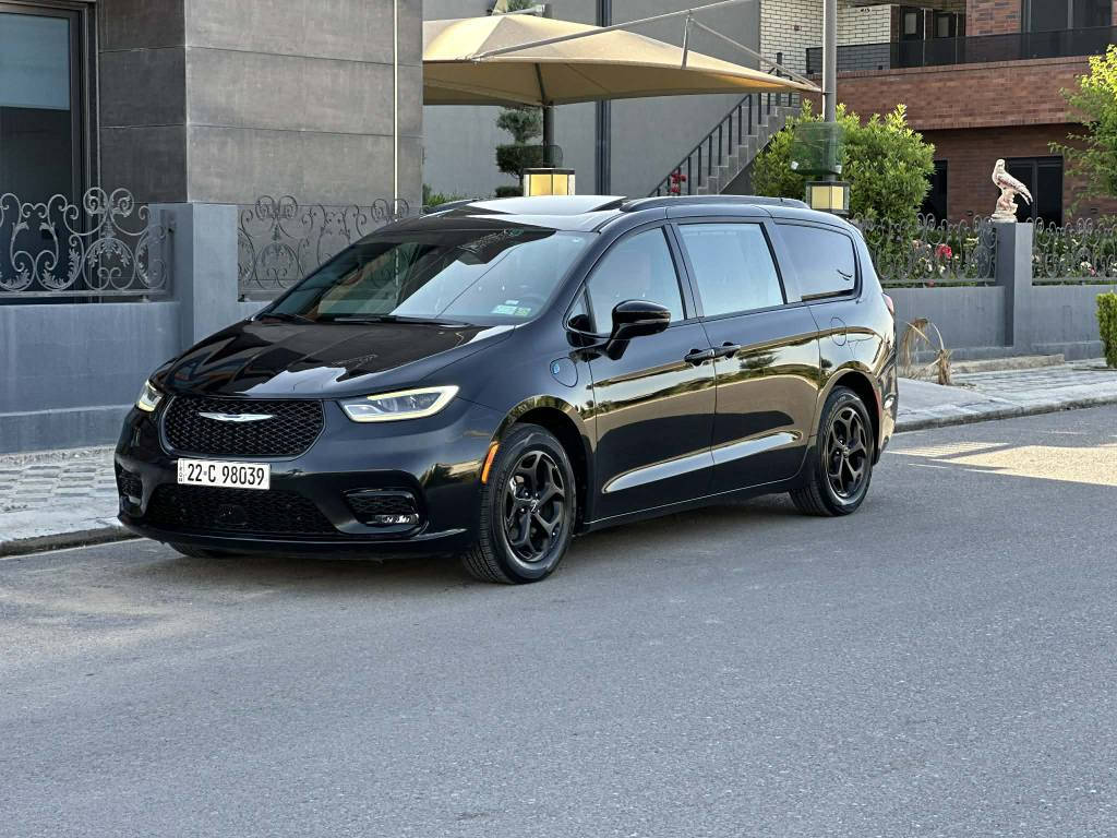 Chrysler Pacifica S E-Hybrid 2021
كرايسلر باسفيكا بلک ان هايبرد – بنزين – Plug-In
المواصفات
محرك 6 سلندر 3600 كير ماوس ابواب و كشنات كهرباء
 بانوراما بصمة تشغيل هندبريك بصمة تشغيل عن بعد تبريد و تدفئة بالكشنات و ستيرن 3 شاشات رادار جانبي أبواب جانبية كهرباء (تحكم ريموت)  صندوق كهرباء شفط رادار أمامي وخلفي كشنات VIP منفصلة تنبيه الخروج عن المسار تبريد مركزي (ثلاث مناطق) کامرات داخلی و خارجی و خزن رقم اربيل و باسمي
سیارە بس بونیت مرشوشە بخ بدون دواخل بدون ارباکات
2C4RC1S78MR500188 رقم شاصي
رقم اربیل و باسمی
سعر 270 ورقە ومجال
واتساب *********** 
واتساب ***********
Chrysler Pacifica S E-Hybrid 2021
فول مواصفات هایبرید و کارەبایی و بەنزین 
بانوراما بەسمە کوشن جلد خەزن سارد و گەرم کامیرای ناو سەیارەکە و دەرەوەی سەیارەکەی هەیە کوشن ڤی ای پی سیاحی تبرید مرکزی 3 شاشە دەرگا کۆنترول کارەبایی راداری پێش و تەنیشت خەتی جادە هەرچی مواسەفاتە تێیدایە رەقەم هەولێرە و بەناوی خۆمە
بەس بۆنیتی پەمپە بێ ژۆرێ بێ ارباگ
سعری 270 وەرەقە و مجال
واتساب *********** 
واتساب *********** أربيل, العراق

