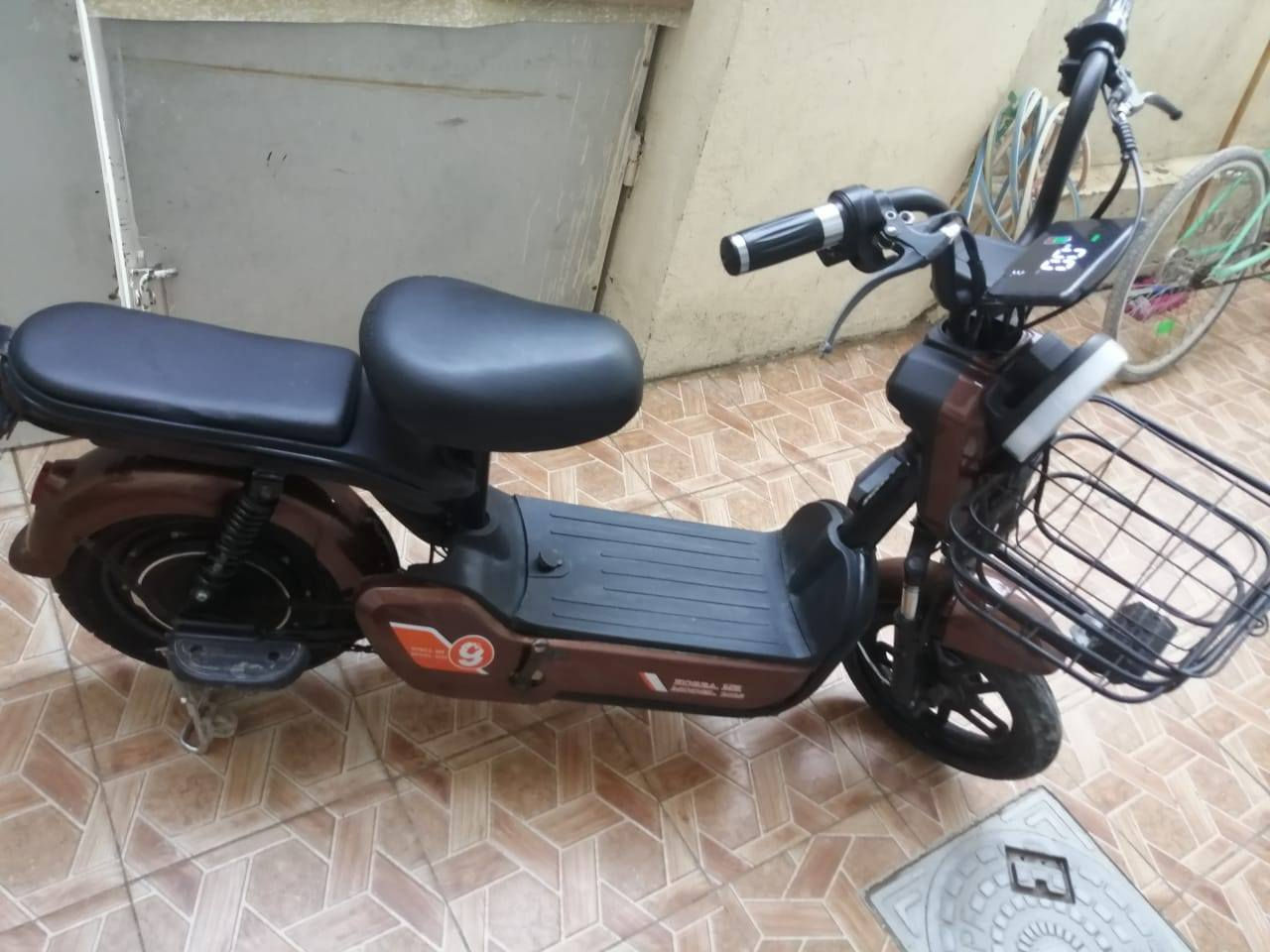 للبيع دراجه شحن سرعه 60 نضيفه جدا سعرها 200 بغداد الدوره للتصال ***********
