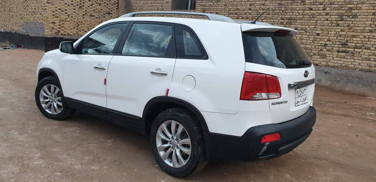 كيا سورنتو موديل 2012
خليجي فول عدا البصمة 
بانوراما 
6 سلندر 3500 محرك 
7 راكب 
مكفولة من الصبغ تماما 
ضمان محرك وكير 
مري شفط 
كشنات جلد 
حساسات خلفية 
كاميرا خلفية 
شاشة كبيرة 
تدفئة تبريد 
رقم اربيل وعندي وكالة حق البيع النجف, العراق


**إذا كنت صاحب هذا الإعلان وتريد حذفه لأي سبب، رجاءا أرسل رسالة إلى الدعم الفني**