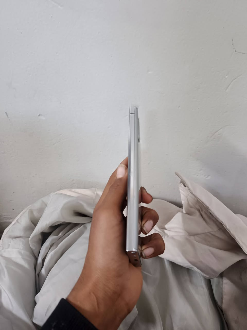 السلام عليكم سامسونج نوت ١٠بلس 
شاشة Dynamic AMOLED بحجم 6.8 بوصة وبدقة WQHD+.
نظام كاميرا خلفية رباعي مع مستشعر DepthVision للعمق.
قلم S Pen ذكي يدعم إيماءات التحكم عن بعد (Air Actions).
بطارية بسعة 4300 مللي أمبير تدعم الشحن السريع بقدرة تصل إلى 45 واط.
ذاكرة ٢٥٦ رام ١٢
كاميرات فول 
جهاز كلو شرط 
٩٠فريم ببجي
للبيع أو مراوس بايفون أو اندرويدالسعر ٢٥٠


**إذا كنت صاحب هذا الإعلان وتريد حذفه لأي سبب، رجاءا أرسل رسالة إلى الدعم الفني**