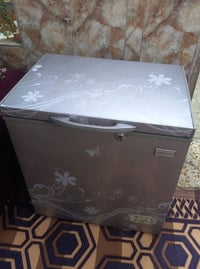 ثلاجة • للبيع