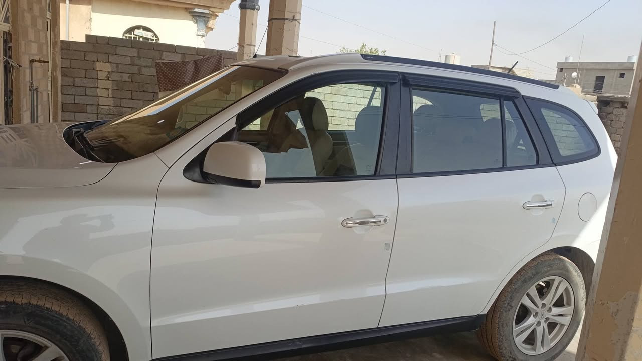 السلام عليكم
سنتافي 2012 وارد أمريكي 
ضررها مرفق بالصور
محرك 6.س شرط ما مفتوح+كير 
رقم كركوك نكليزي 
سنويه باسمي  تحويل مباشر
***********
***********
للاستفسار الاتصال
