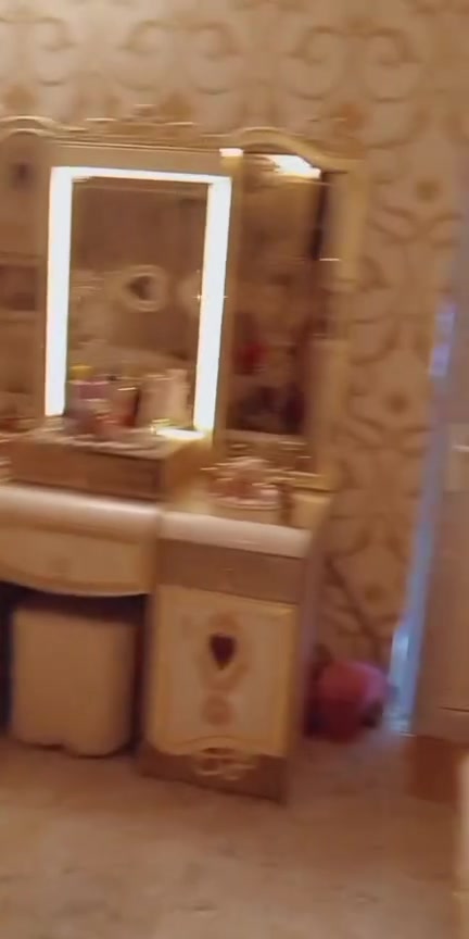 سلام عليكم 
غرفه نوم للبيع ١١قطعه 
سعرها قبل ٣مليون ١٠٠ 
اريد أبيعها ١ونص بيها أضرار بسيطه
جربايه اطفال خشب صاج ب85 وبيه مجال بسيط
للتواصل اتصل ع رقم 7831077505


**إذا كنت صاحب هذا الإعلان وتريد حذفه لأي سبب، رجاءا أرسل رسالة إلى الدعم الفني**