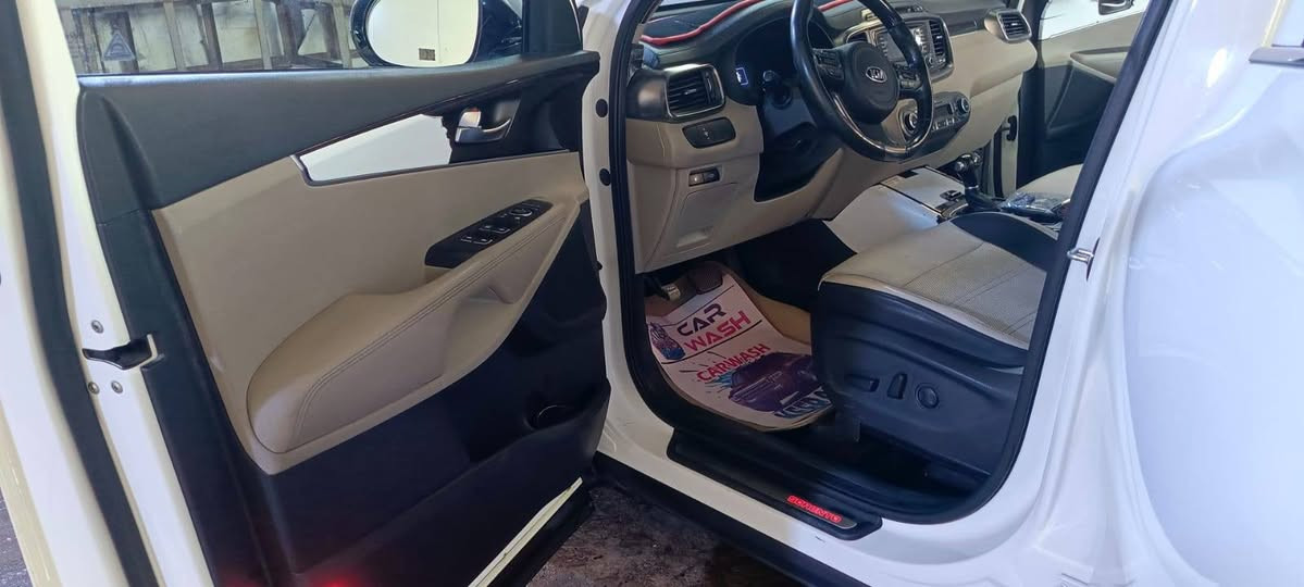 سورنتو خليجي 2018 رقم بغداد محرك 3.5
6 سلندر تبريد 3 قطع كشنات سبعة كهرباء و قلاب جلد ابيض فول تحكم ستيرن زنون عالي ناصي بلادي ليد نهاري ليلي مري شفط جنطة شفط كهرباء ترحيب بصمة كامرة خلفية دوارة حساس امامي شاشة صغيرة 3 وضعيات قيادة 
abs 
السيارة مكفولة كير ومكينة و كشر ما عدا الشخط الواضح بالصور وعايفه ما مصلحه 
ماشية 90 السعر235 وبيها مجال بسيط 
للاستفسار الاتصال ***********
