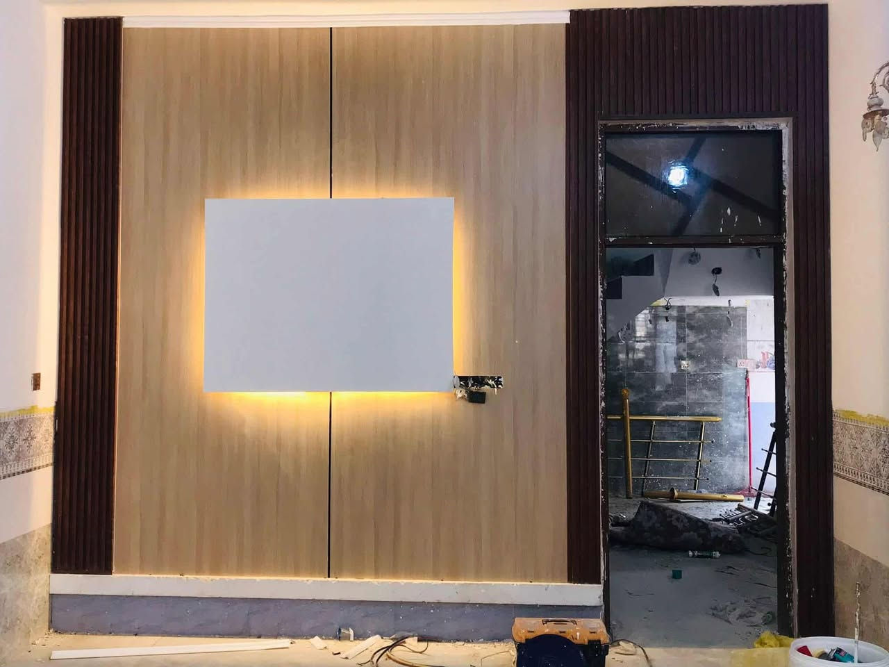 السلام عليكم مكتب القمة لعمل كافة انواع الاصباغ والديكورات الداخلية والخارجية وباجود المواد والدقة في العمل ***********
