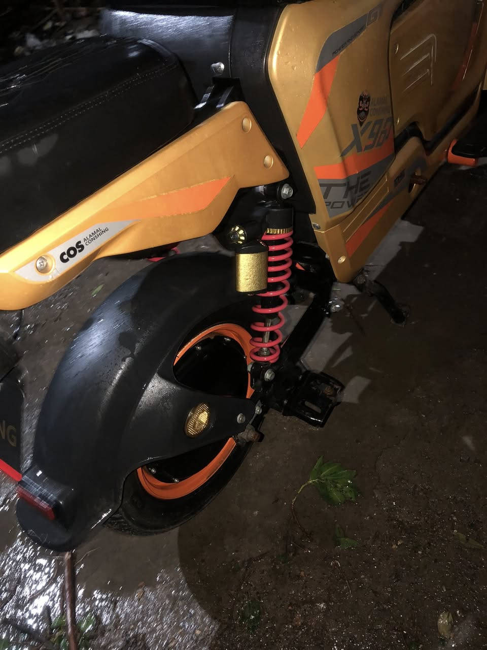 دراجة شحن x900 نضيفة استعمال رجال جبير بطاريات ضمان كاملة ما بيهة اي نقص سعر 550 وبيهة مجال واتساب *********** مكاني البصرة المعقل
