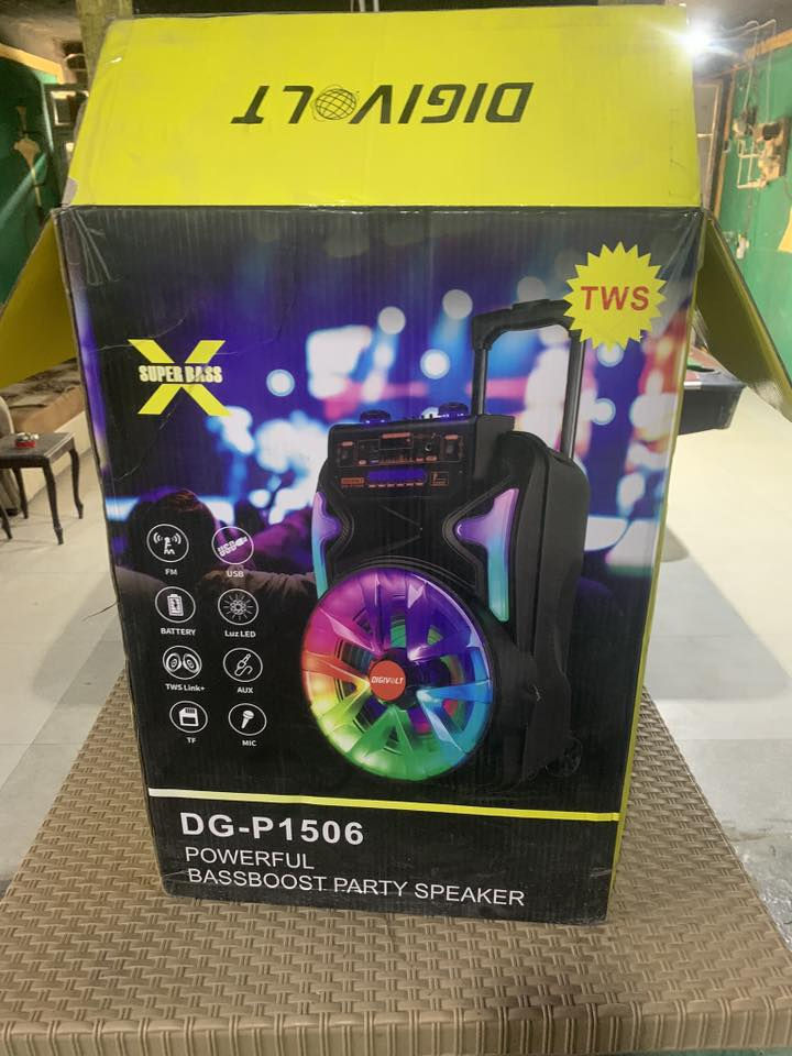 نضيف حيل حيل ما مستختم اهواي صوت حيل قوي سعر ٥٥بيع مستعجل❤️


**إذا كنت صاحب هذا الإعلان وتريد حذفه لأي سبب، رجاءا أرسل رسالة إلى الدعم الفني**