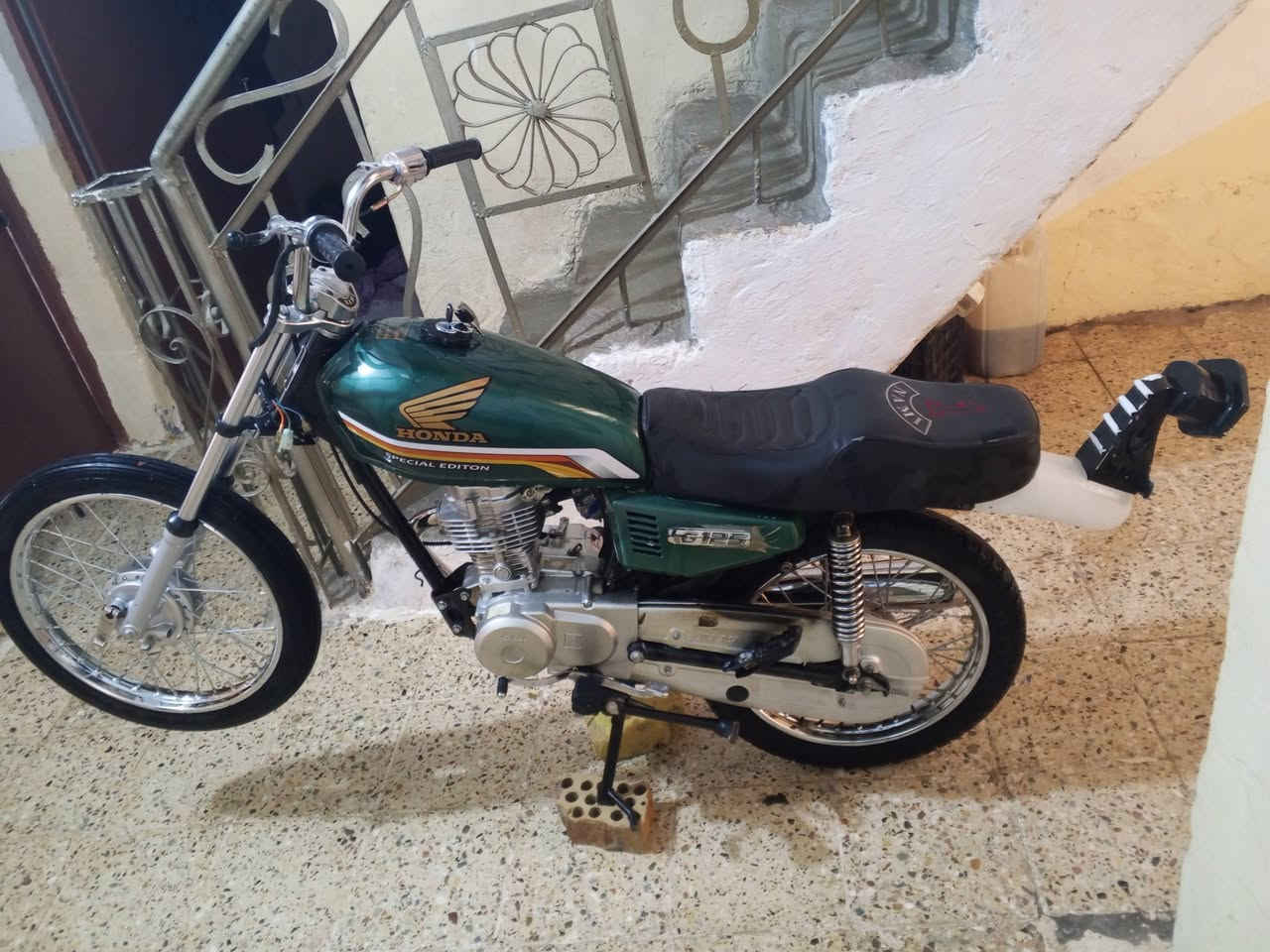 السلام عليكم دراجه للبيع دراجه تعمير جديد شاصيها 24 تعمير 25 دراجه جديده اوراق سكنر نامه اصلي المكان بابل الهاشميه السعر خاص هذا رقمي‏‪***********‬‏
