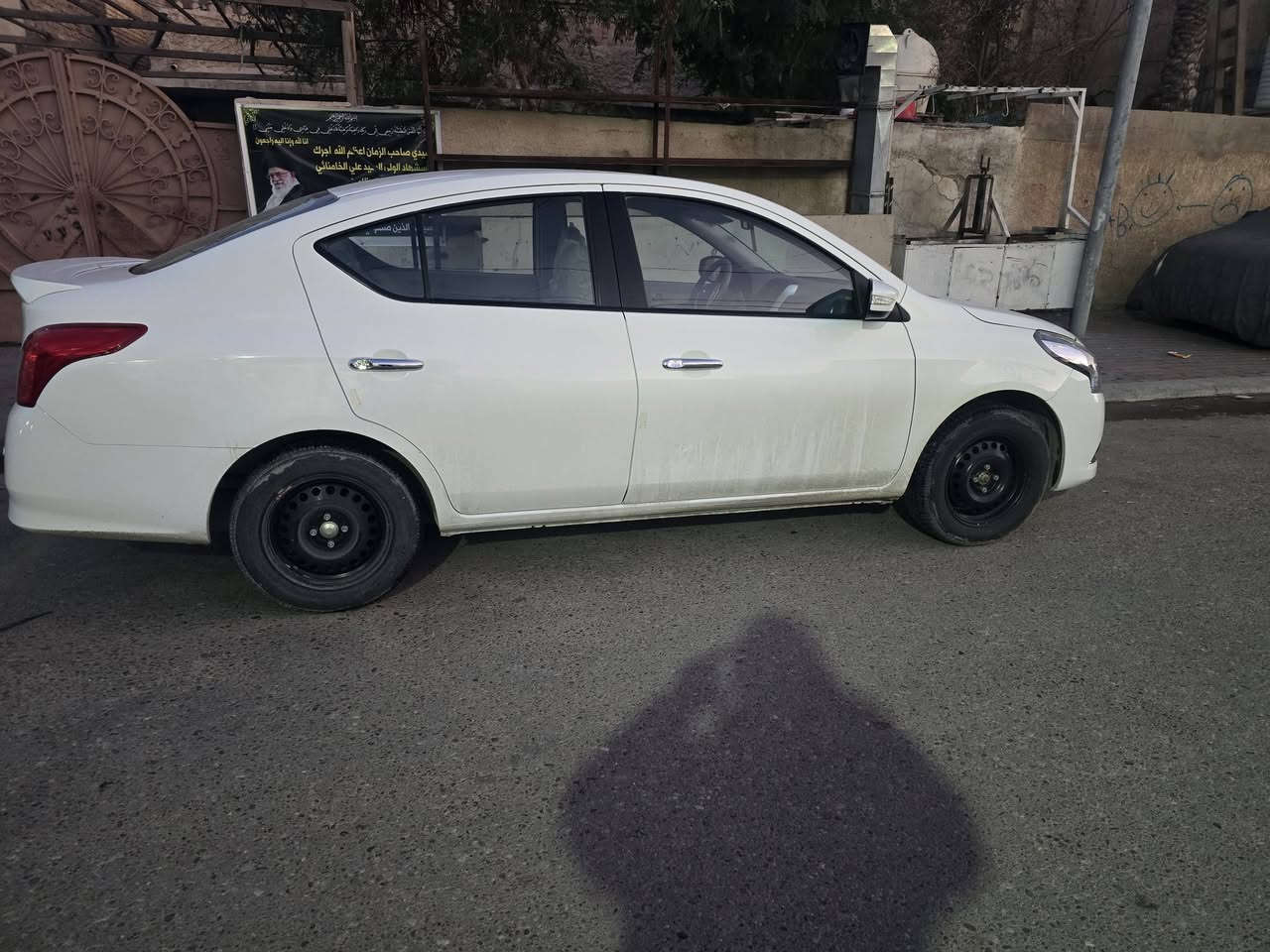 سلام عليكم
نيسان صني للبيع 
موديل ٢٥
كفاله عامه 
ماشيه ٤٣
مكاني كربلاء 
رقم أربيل 
***********
