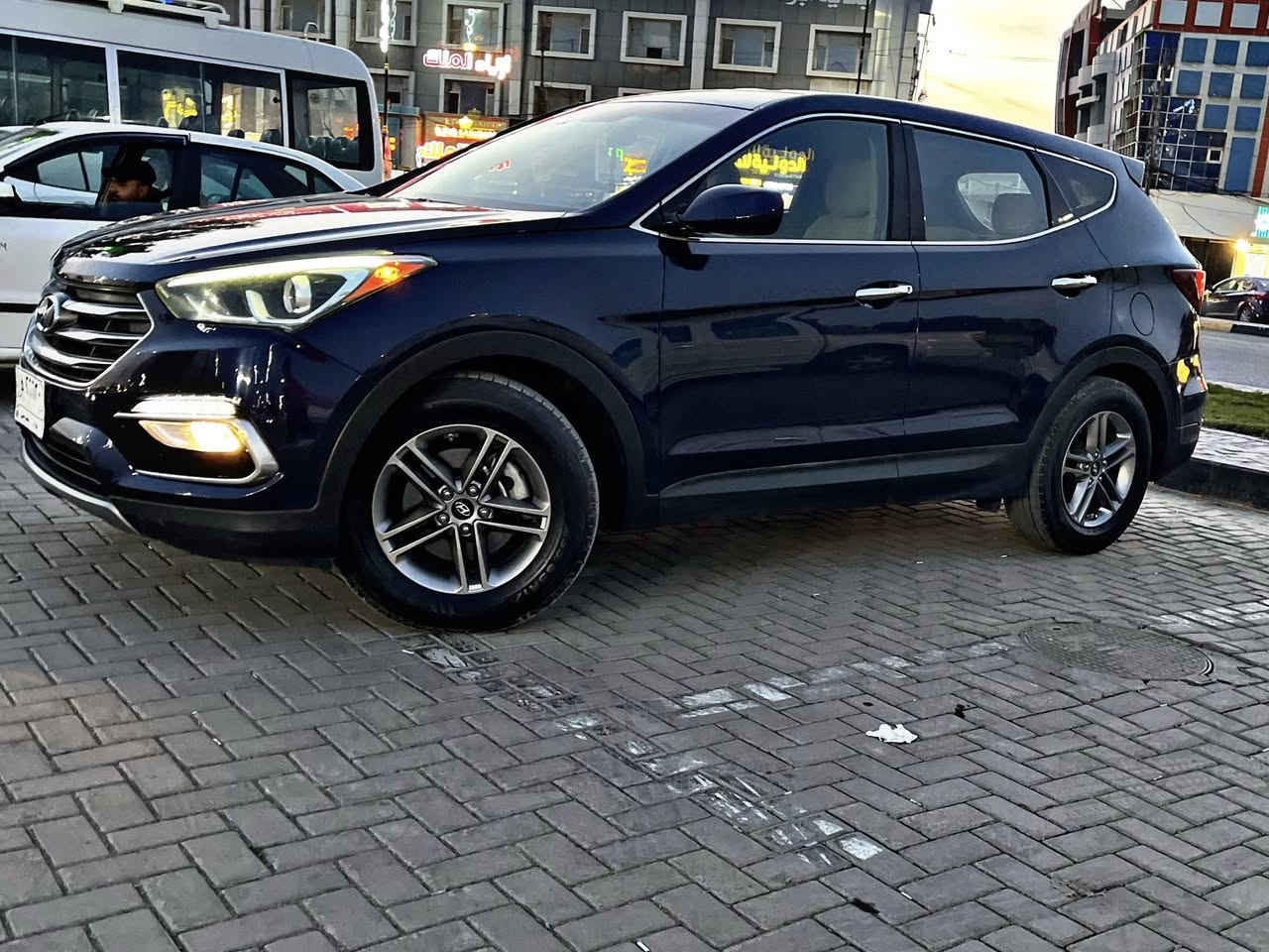 السلام عليكم
للبيع / هونداي سنتافيه      موديل 2017 
الون نيلي

المواصفات 
 /كشنات لون بيجي /// كامره دواره / شاشه /تحكم جهتين فول  / كروز سرعه اصلي / 5 ويل كب / تخم تاير جديد   / لدات ليلي ونهاري / كشافات زينون / محرك 2500gdi/ خمسه  راكب /تبريد ثلج  / ٣انضمه قياده - /  السياره فور ويل /سدي اوكس بلوتوث /
ماشيه 64الف فقط 

حادث السياره قطعتين جاملغ وباب 
السياره مشروع وطني ب اسمي 

السعر(155)وبيها مجال حك الجيه السياره رقم (بغداد) مكان السياره كربلاء 
السياره مابيها نقص برغي كلش جديده والحقيقه احلى من الصور ب هواي 
للستفسار الاتصال ‭٠٧٨٠ ١١٣ ٣٥٥٥‬ /‭٠٧٧٣ ١١٣ ٣٥٥٥‬
