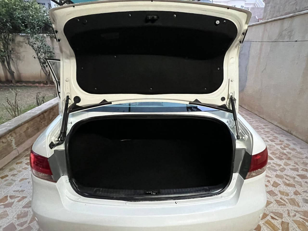 للبيع سوناتا 2008رقم الماني نينوى سنوية جديدة
بدون ضرر صبغ جاملغ امامي رش بدون معجون محرك جديد مامفتوح 

مكان السيارة موصل الأيمن 

السعر 125 وبيها مجال *********** او ***********
