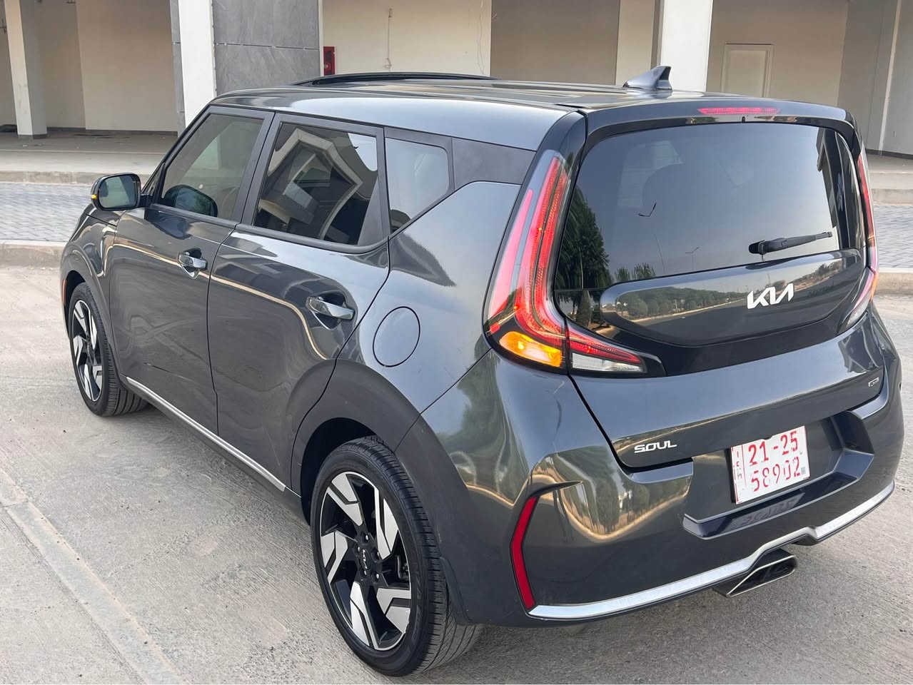 يالله /السلام عليكم عندي كيا صول موديل (23) فول1/1جي تي لاين حادث خفيف جدآ(باب الخلفي مبدل ابلادي بدون صبغ والجاملغ الخلفي صبغ فقط يعني قطعه وحده بل سياره صبغ فقط)بجم كبس السياره جديده خير من الله رقم اربيل بأسمي تحويل مباشر بأسم المشتري  ايرباك طاك وراجع المواصفات/
شاشه كبيره/كامره خلفيه
بصمه ابواب /وبصمه تشغيل عن بعد
كشنات جلد /فتحه سقف
شحن واير ليس/كشنات هيتر
رادار امامي /رادار خلفي
قياده ذاتيه/تحديد مسار
مكينه جبيره/2000 دوش المرغوب
مكان السياره بغداد الكرخ
الاستفسار بخصوص التفاصيل الاتصال
ولمعرفه السعر اكتب رقم 1
***********واتساب
 *********** Singapore
