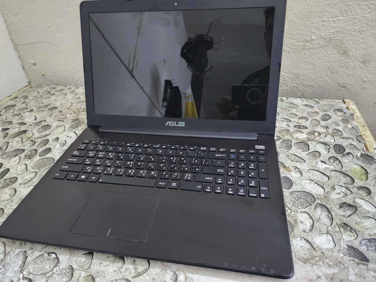 لابتوب ازوز سلم 
معالج كور ٣ جيل الثالث 
رام ٤ كيكا 
هارد ٣٢٠ كيكا hdd
كارت شاشة داخلي 
حجم 15.6 انج 
بطارية ممتاز ضمان ساعه 
السعر ١١٠ الف بغداد, العراق


**إذا كنت صاحب هذا الإعلان وتريد حذفه لأي سبب، رجاءا أرسل رسالة إلى الدعم الفني**