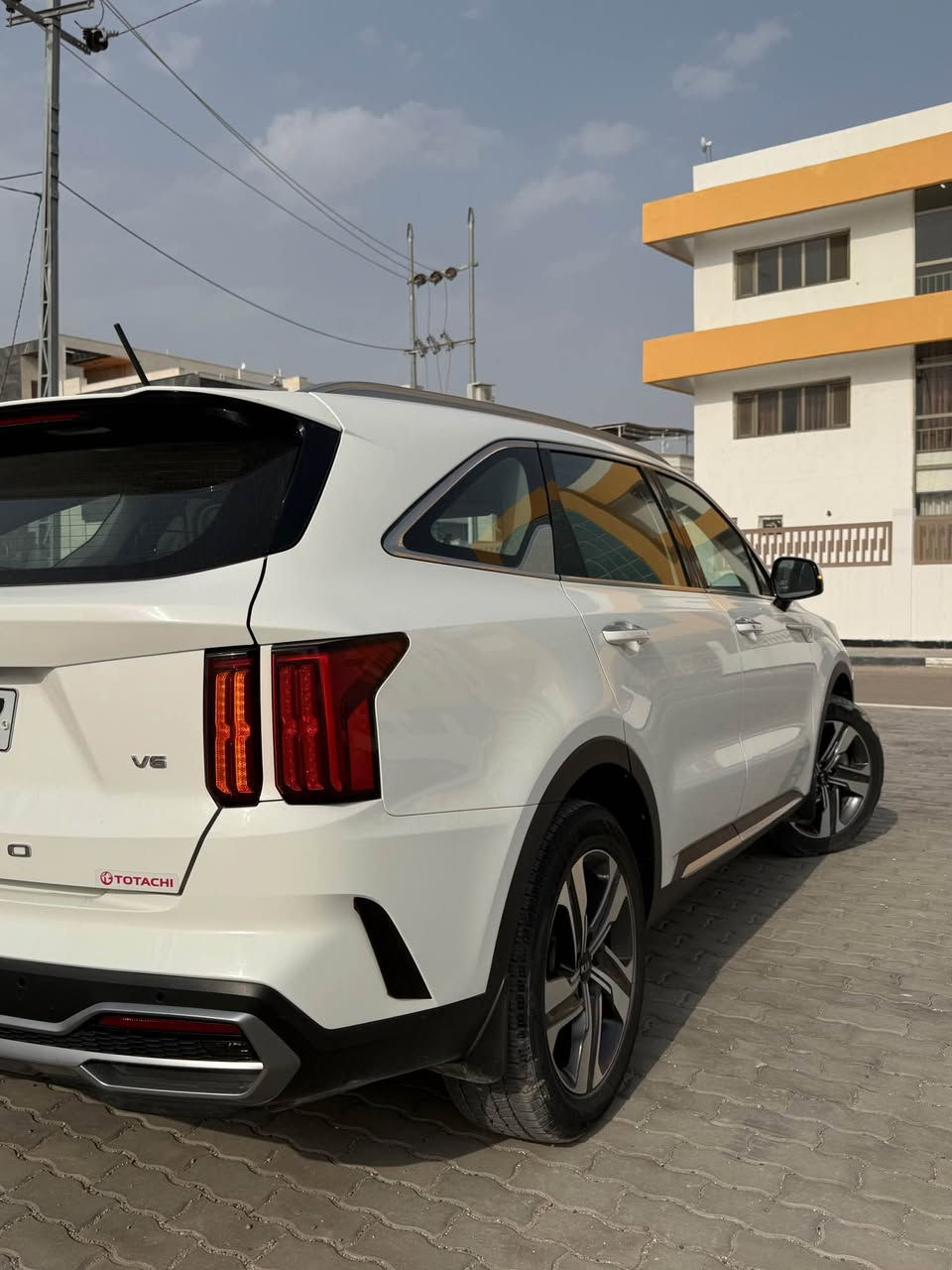 السلام عليكم متوفر سورنتو 2021 كفاله عامه فقط اربع اصابع بارد بطرف مال البنيد ماشيه 40 الف *********** البصرة, العراق
