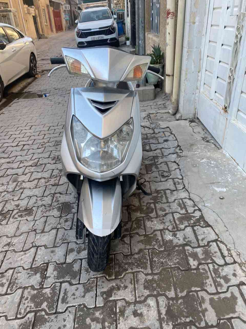 السلام عليكم سكنس فحل نوزل ستاند حساس مكينة بلادي كفرات بلادي دراجة كاملة خير من الله بيها بس نقص بسيط جوزة وكفرات يرادلهن ضب بغداد *********** السعر ٥٥٠الف وبيها مجال واتساب فقط
