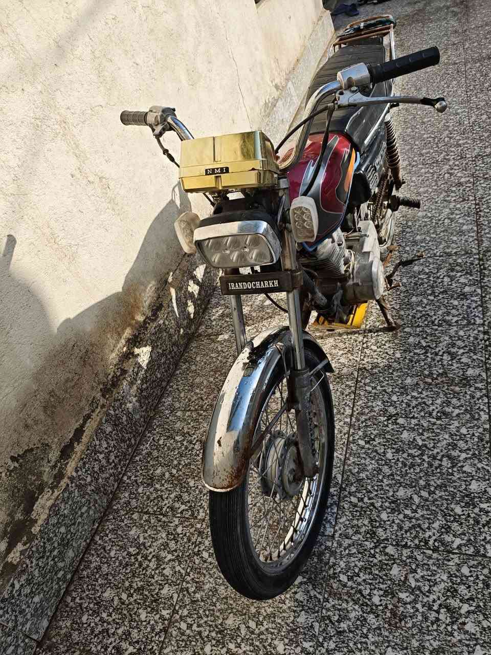 اسلام عليكم شباب دراجه للبيع مفتوحه بس بوشه اوراقه كامله السعر 550 وبيه مجال قليل  مكاني سوق الشيوخ المو شراي لا يدخل رقمي ***********
