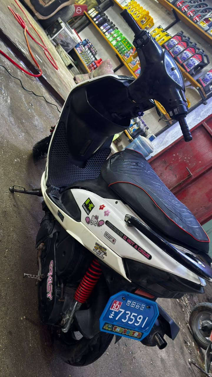 سلام عليكم ماكس عدله 49 مجفته مره وحده تجفيد شركه ناعمه وشلعه تخبل دراجه ما نقصه شي كبل لشارع تنومه شط العرب ***********
