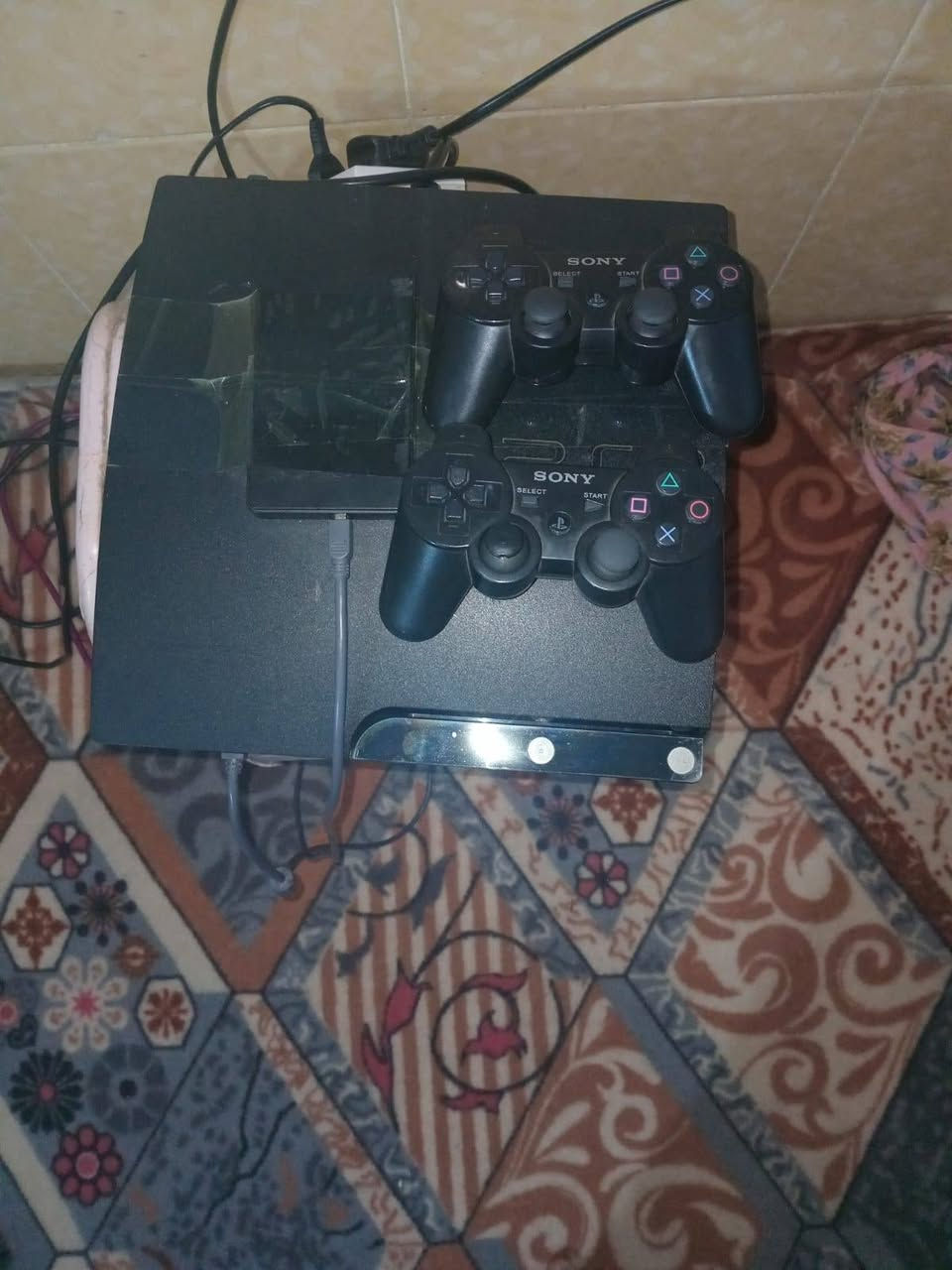 بلي ثري للبيع سلم ويا هارد بي ٥٠ لعبه ويا جوستكات ٢ اخو جديد سعره ١٢٥ مكاني الديوانية شارع الوكفه ***********
