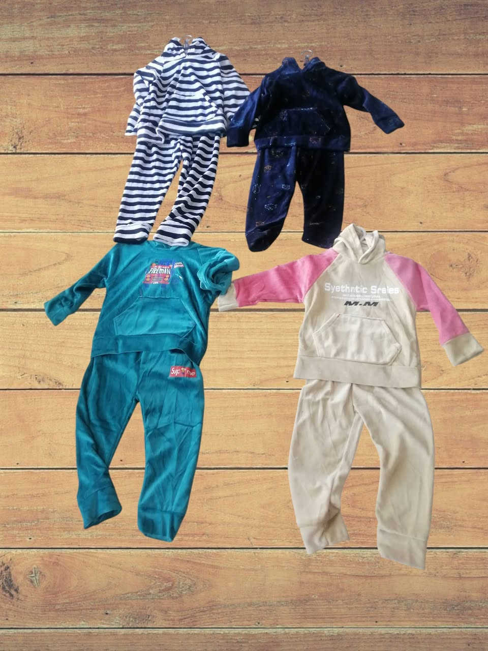 #عرض خاص
#قطعتين ب ٥الاف فقط
#تراك ولادي وبناتي سنه ل٤سنوات حسب الموديل 
#بلوز ولادي وبناتي سنه ونص ل٣ونص سنه
#فستان بيبي
#هودي ولادي وبناتي ٣ل١٠ سنه
#يوجد_توصيل 
#العنوان_فلوجة_حي الشهداء شارع مرطبات مشمشه مقابل عيادة دكتور وليد الفهداوي مجاور مكتب العراب للموبايل
#للحجزخاص او واتساب ***********
