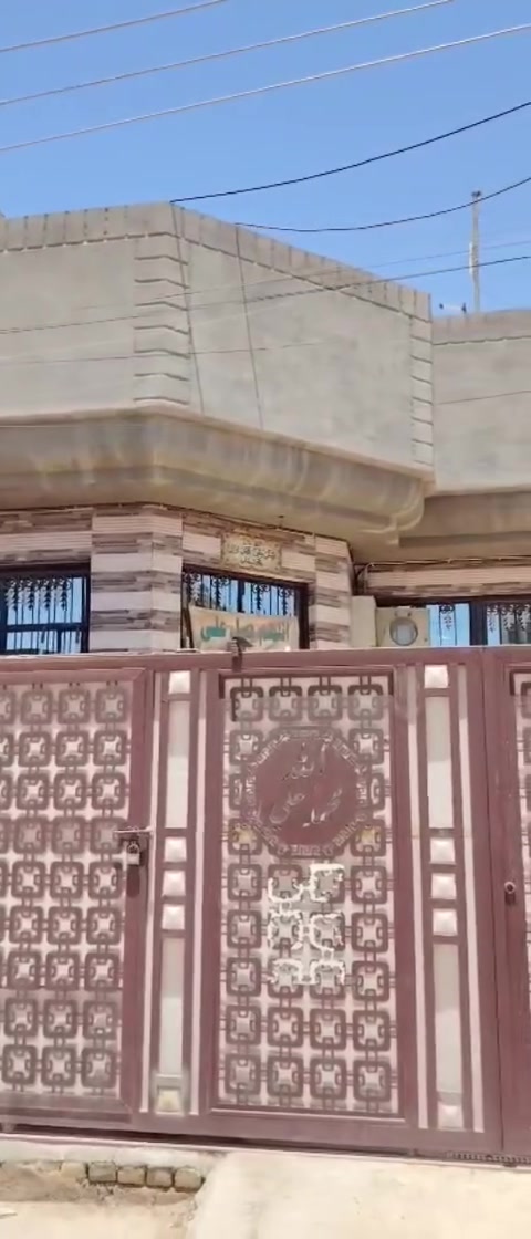 السلام عليكم دار للبيع المساحه 130َم طابو زراعي سند 25 موقع حله بكرلي قرب الملعب سعر خاص اليرغب الشراء مراجعه مكتب عقارات الشمري بأدرة حسين ذياب  او الاتصال على الرقم التالي ***********
