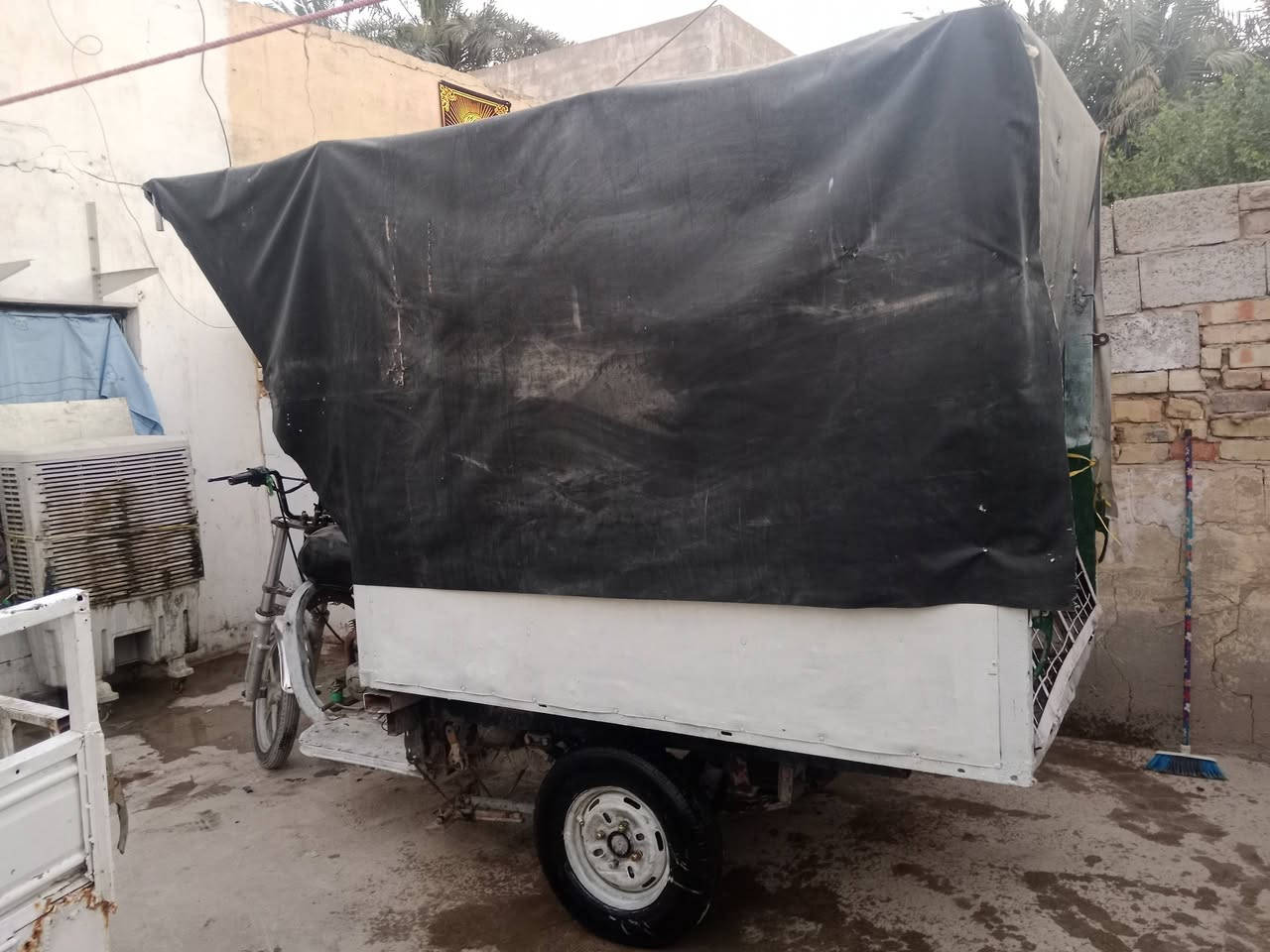 السلام عليكم ستوته للبيع بدي نضيف تفصال مال حمل هوه ولمحجر مكينه شغاله جاهزه تخم تاير جديد نقصها كهربايات فقط شغاله وجاهزه (ملاحضه اوراق ضايعه تكفل سرقه وعشاير) السعر 375 بيه مجال قليل مكاني بغداد قرب بسمايه ***********
