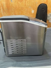 ثلاجة • جديدة • بلوري