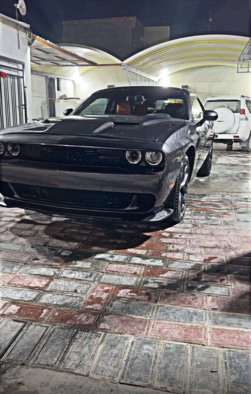 جالنجر 2023 بدون رقم منفيست باسمي السياره  جديده صبغ فقط جاملغ ودعاميه ( سلندر 3600 عليهه منظومه زينون وسستم صوت عملاق ودوشمه تخبل 
السعر 189 ورقه بيع فقط ***********
