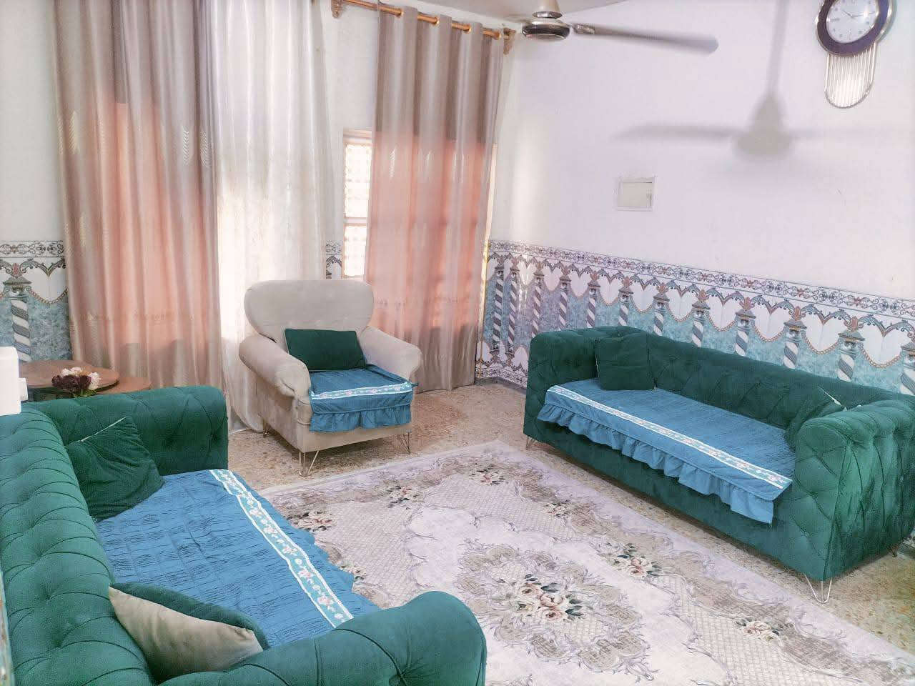 السلام  عليكم  بيت🏤 مساحه 200 متر للبيع
خلف السوق 🏙️الاول يبعد 2 دقيقه عن السوق 
خلف التجاري  🌃مال  خدمات  الاسدي  موقع 
كلش ممتاز كلشي قريب عليك تفاصيل البيت 
3 غرف نوم استقبال مطبخ حمام داخلي حديقه 
منور عدد2 كراج مساحة 40 متر


**إذا كنت صاحب هذا الإعلان وتريد حذفه لأي سبب، رجاءا أرسل رسالة إلى الدعم الفني**