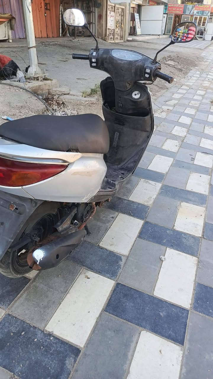 السلام عليكم دراجه بريز للبيع دراجه كفاله من كل شيء جيب وياك فيتر وتعال افحص ماكينه كفرات كابريتر المكان بالشعب السعر 600 وبيها مجال قليل وانا خادم دراجه حلوه مكينه ناعمه شلعه معدل وانا ما يعجبك تطلع بيه***********

