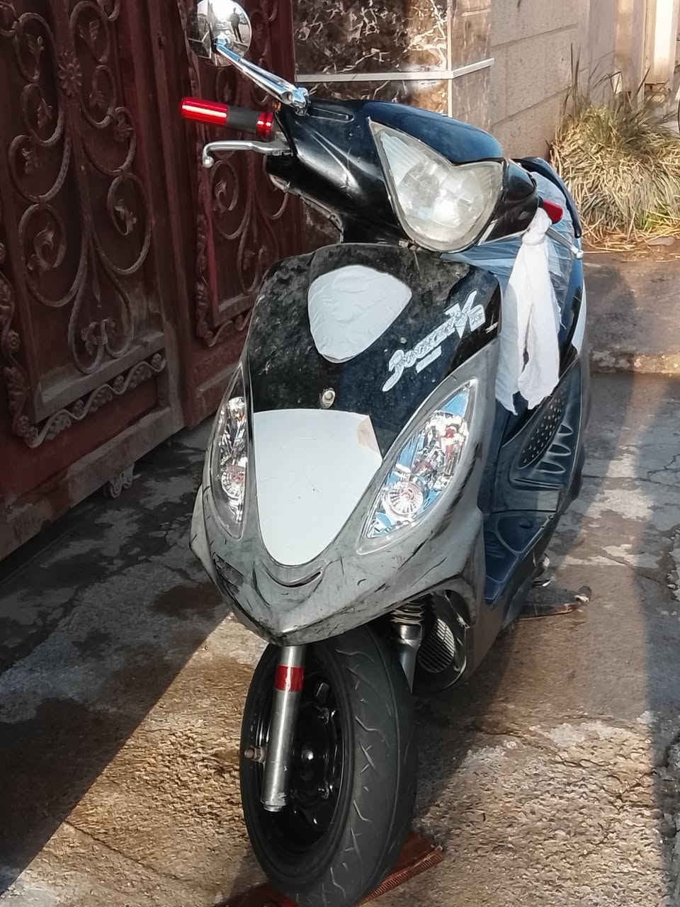 السلام عليكم
دراجة كامكو v2
الدراجة كفالة عامة شرط الفحص 
موديل 2013 
كلچات جدد شرط
مابيها نقص جديدة قبل شهر طلعتهة من الرمبة.. مكاني.. قلعة سكر وهذا رقمي 
الشراي يخابرني  ***********
