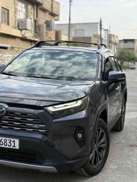 راف فور لمتدد  2024 ماشيه 58 الف  بيها بس دعاميه مكسوره مصلحها نفسها  ...