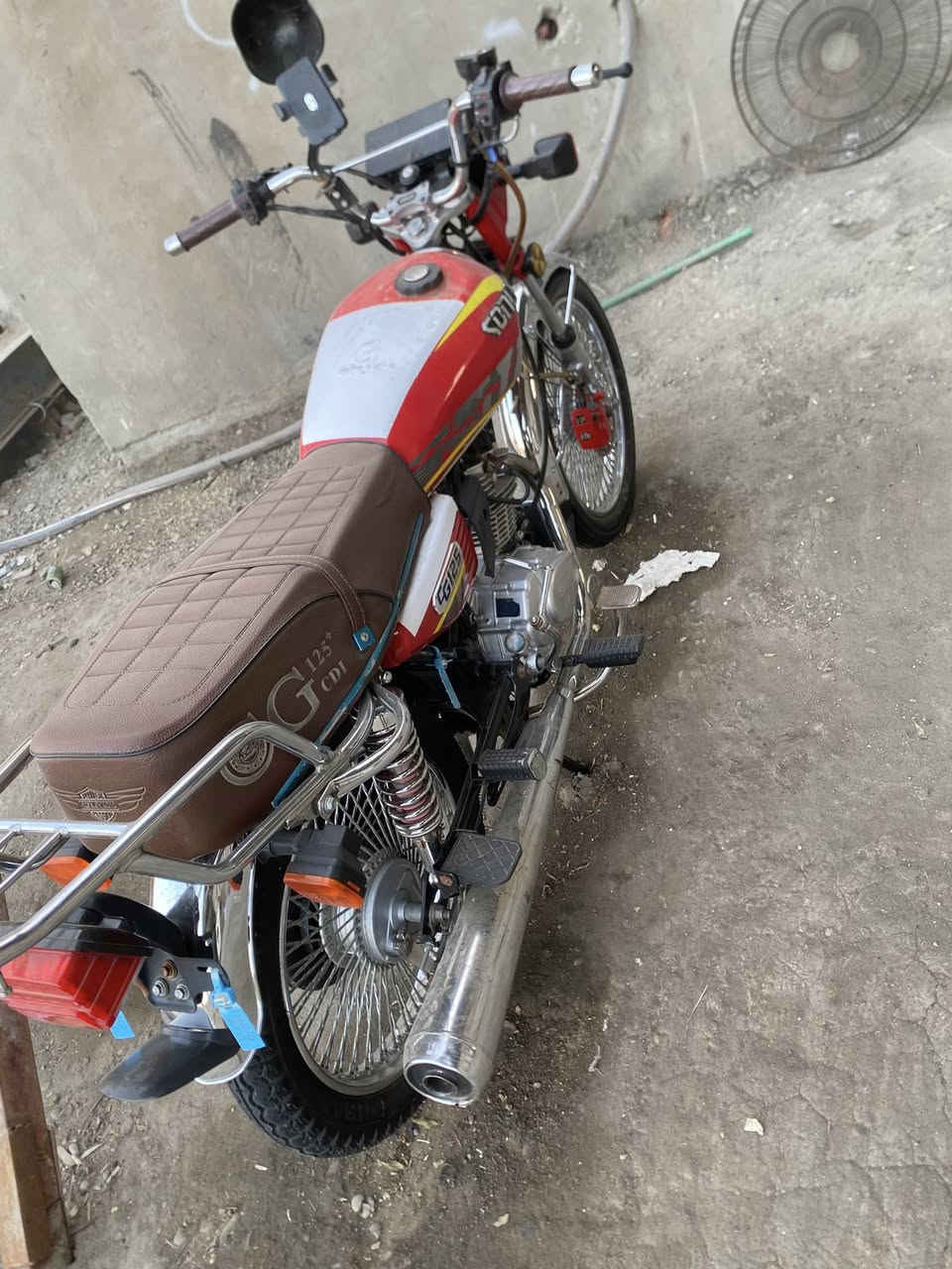 السلام عليكم دراجه أيراني للبيع تايكر موديل 24اوراق مال معرض مكينه مبدل بيهة كور بس تجي تفحص كهربائيات كلهة شغاله دراجه جديده عنوان بغداد سياحي سعر خاص رقم ***********
