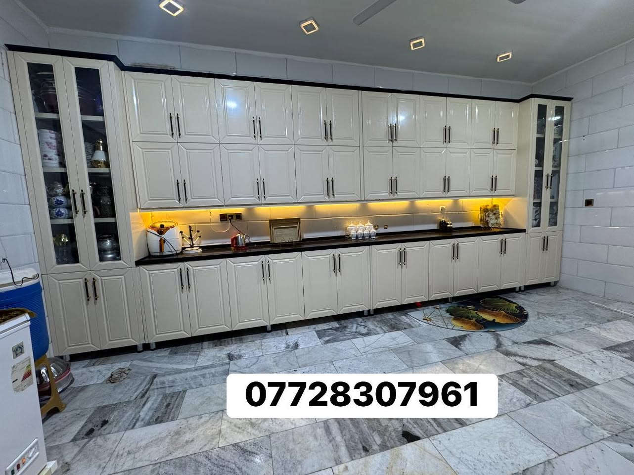 في معمل حمزة للألمنيوم 🏗️، ندمج بين المتانة والتصميم العصري لنقدم لكم أرقى الخدمات:
• المطابخ: تصاميم تركية حديثة 🇹🇷، تجمع بين الأناقة ومقاومة الرطوبة والحرارة 🍳🔥.
• المحجرات: أمان بلمسة ملكية وأشكال هندسية مميزة للدرج والبالكونات 🏰🪜.
• الأبواب: عزل تام للصوت والأتربة مع ألوان وتصاميم تدوم طويلاً 🚪🔒.
📍 العنوان: حي الشهداء - السايدين 🏢
📞 للحجز والاستفسار: *********** 📲
