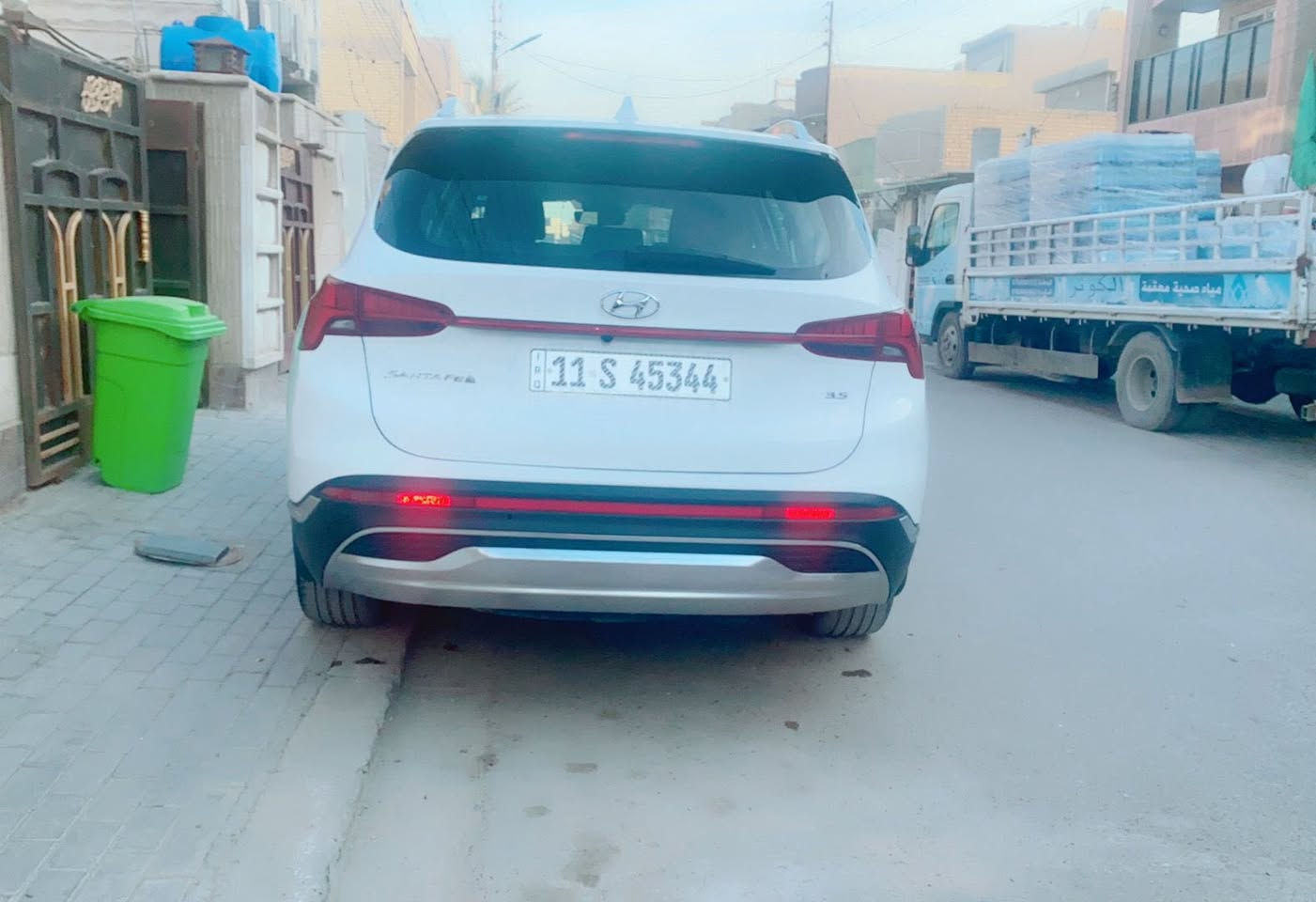 السلام عليكم 
هيونداي سنتافي2023  خليجي 
ماشية50 الف مكفولة من الصبغ بيهه بارد بالبنيد
مواصفات فل 1/1 
مواصفات السيارة :
بصمة ابواب 
‏‎فتحة سقف بنوراما
صندوك كهرباء 
يدات نيكل 
حساس مطر 
‏‎تشغيل عن بعد 
‏‎كراسي كهرباء
‏‎هاند بريك بصمة 
‏‎شاشة ابل كار بلي 
اريل نفكيشن 
شاشة جبيرة 
رادارات جانبية 
‏‎كامرة دوارة 
‏‎حساس خلفي
حساس امامي 
‏‎لايت زنون
بك لايت ليد 
تبريد شاشة 
مناخ منفصل 
اشاير بل مري 
كشنات الخلفية كهرباء 
بردات ابواب خلفية 
‏‎تحكم مقود جهتين
‏‎ ويل كب كروم حجم 20 
تايرات الشركة كونتينكتال 
‏‎نظام اوتو هولد 
‏‎درايف مود 
‏‎مانع انزلاق
‏‎داخل كاربون فايبر 
‏‎تبريد 3 قطع
‏‎السيارة 7 راكب 
‏‎شفتات ستيرا ‏
مري شفط 
مكان السيارة بغداد الشعب
وسعرها :280 وبيها مجال بسيط للاستفسار***********
