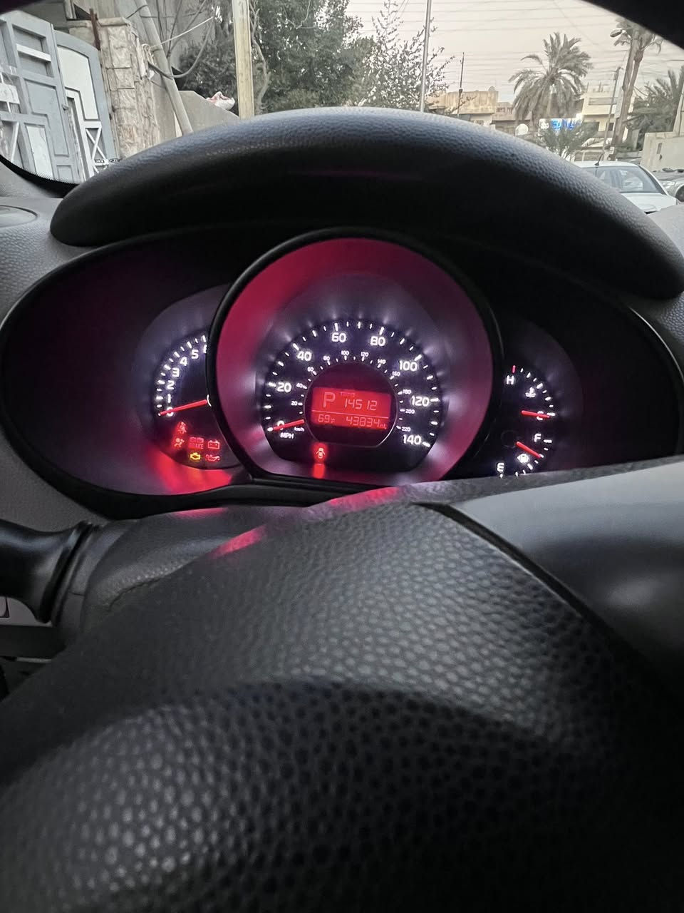 السلام عليكم كيا صول 2018 ماشيه 38 الف بدون ايرباك بدون دواخل حادثه جاملغ امامي وخلفي وبيه بابتين مطخوخات السعر 105 بيه مجال مكاني بغداد بنوك  رقم ***********
