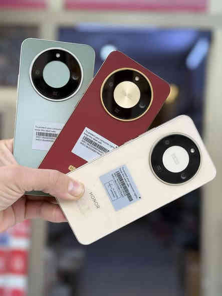 🌝 اكثر شي ممكن يخليك تاخذ هذا الجهاز هو بطاريته 8300 مليي امبير 🔥🔥
🔰🔰🔰🔰🔰🔰 HONOR X9d 🔰🔰🔰🔰🔰🔰

🌀 احدث اصدارات شركة هونر توفر من جديد وبسعر اقل👇🏻

🔸 الذاكرة 256 والعشوائية 12
🔸 المعالج: ثماني النواة Snapdragon 6 Gen 4 تكنولوجيا 4 نانو
🔸 الكاميرا: خلفية مزدوجة 108+5 م.ب / امامية 16 م.ب
🔸 الشاشة: 6.79 بوصة بدقة 1200x2640 بكسل بها ثقب
🔸 ثقب
🔸نظام التشغيل: اندرويد 15
🔸 بطارية عالية اقوى بطارية في جميع الاجهزة ، بقدرة 8300 مليي امبير ، بقدرة شحن 66 واط ( شحن فائق السرعة ) ودعم الشحن العكسي بقوة 7.5 واط
🔸 مقاوم للماء والأتربة بشهادة IP68/IP69K لعمق يصل الي 6 متر .
🆕🆕🆕 سعر الجهاز 380 الف فقط 🆕🆕🆕
➖➖➖➖➖➖➖➖➖➖➖➖➖➖➖
❇️ يتوفر 🚚 توصيل لجميع المحافظات 🔥
للتواصل : متواجدين فقط على الواتساب 
*********** طارق
او الانستغرام https://www.instagram.com/moon_ligth100?igsh=emYyeWVheXUyaHk0&utm_source=qr
➖➖➖➖➖➖➖➖➖➖➖➖➖➖➖
العنوان 📍 : هيت - الجمعية الاولى - ( شارع حامي حميد) ( مكتب مون لايت moon light ) مقابل مجمع الملكة - مجاور مكتبة اقلام⁩⁩
