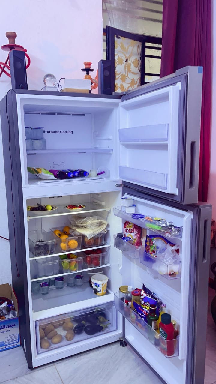 للبيع ثلاجه جديده ونضيفه داخلي وخارجي تجميدها %100 بخ وتجميد 
RT38CG600059 موديل
لتواصل *********** واتساب وخط
