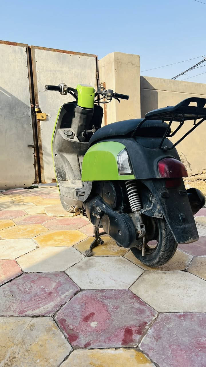 سلام عليكم ماكس بوليس دراجه بلاد سعر ٩٠٠ وبيها مجال مكان دوانيه مركز  للتواصل ***********
