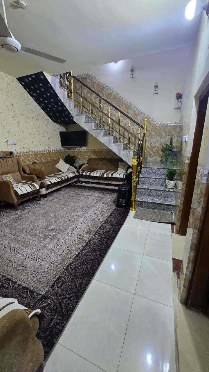 سلام عليكم
منزل للبيع طابقين
الموقع صلاح الدين قضاء بلد حي الصمود قرب منزل الاستاذ مالك لفته
جنس عقار كلك
المساحه ٢٠٥ متر 
يحتوي الطابق الأول على
كراج
حديقه
استقبال
مطبخ
صاله
غرفتين منام
صحيات داخليه وخارجيه
طابق ثاني يحتوي على
غرفتين منام وصاله
خدمات متكامله كهرباء ماء اساله تبليط مجاري رصيف 
للاستفسار الاتصال على الأرقام التاليه
***********
***********
او مراجعة مكتب التمار للعقار الواقع شارع المحطه محلات الحاج عدنان
