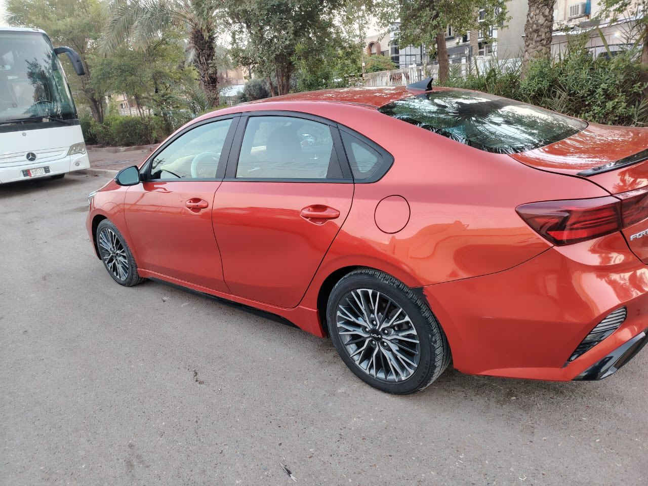 كيا فورتي GT-LINE 2023 

 وصور الحادث موجوده بالمنشور 

ماشيه 28 ألف ميل

فول مواصفات عده الفتحه

شاشة كبيرة ابل كار 

تحديد مسار 

بصمة تشغيل 

بصمة ابواب

اشارة ترحيب

تشغيل عن بعد

اشاير بالمري

توقف ذاتي

رادارات 360 درجة

صندوق ذكي يفتح عند الاقتراب

لد امامي خلفي

محرك 2000 دوش 

مابيها اي نقص السيارة 

بدون ايرباك كله سليم

العنوان بغداد حي اور 

الهاتف ***********
