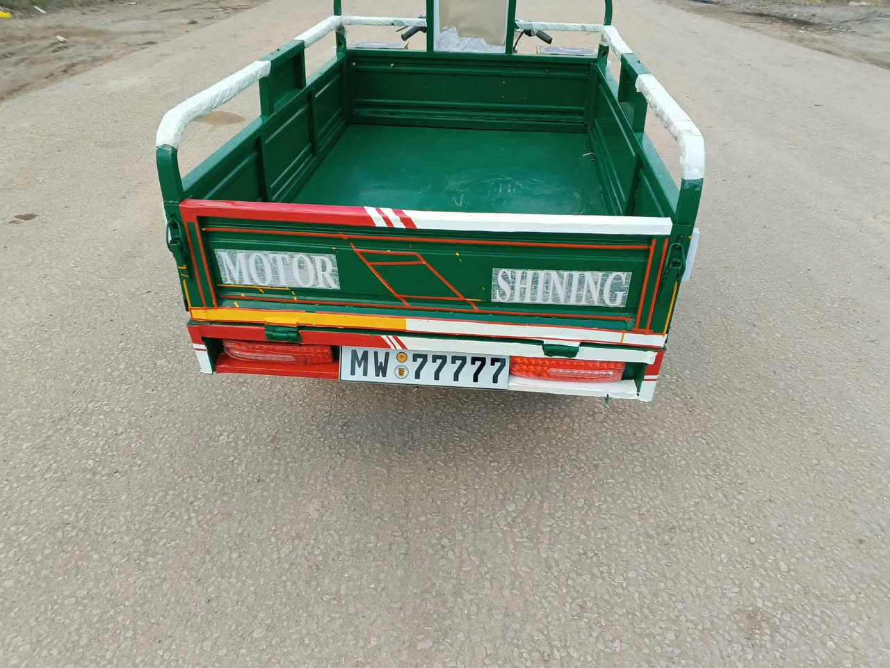 السلام عليكم ستوته للبيع موديل ١٧ اوراق اصولي ركبه مكفولة كهربائيات كله شغالة ستوته جهازه من كلشي السعر ١٣٠٠ وبيه مجال العنوان بابل ***********///***********
