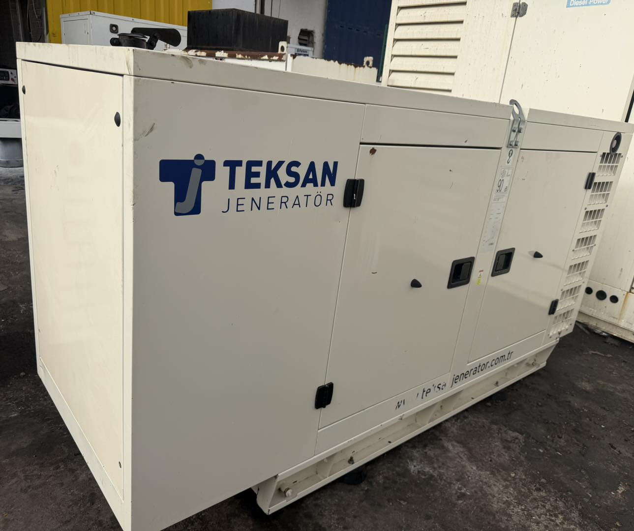 متوفر مولدتين ديزل بيركنز انكليزي للبيع بحالة تضاهي الجديدة من وكالة TEKSAN

PERKINS 🇬🇧

🔹 20 KVA 

‏🔹 60 KVA

✔️ مستخدمات استخدام خفيف جداً
✔️ نظافة واضحة 
✔️ فحص كامل – ما بيهن أي خلل
✔️ تشغيل هادئ
✔️ جاهزات للحمل و التشغيل 100٪

📍 العنوان: [ اربيل ]

📞 رقم الهاتف: ***********
