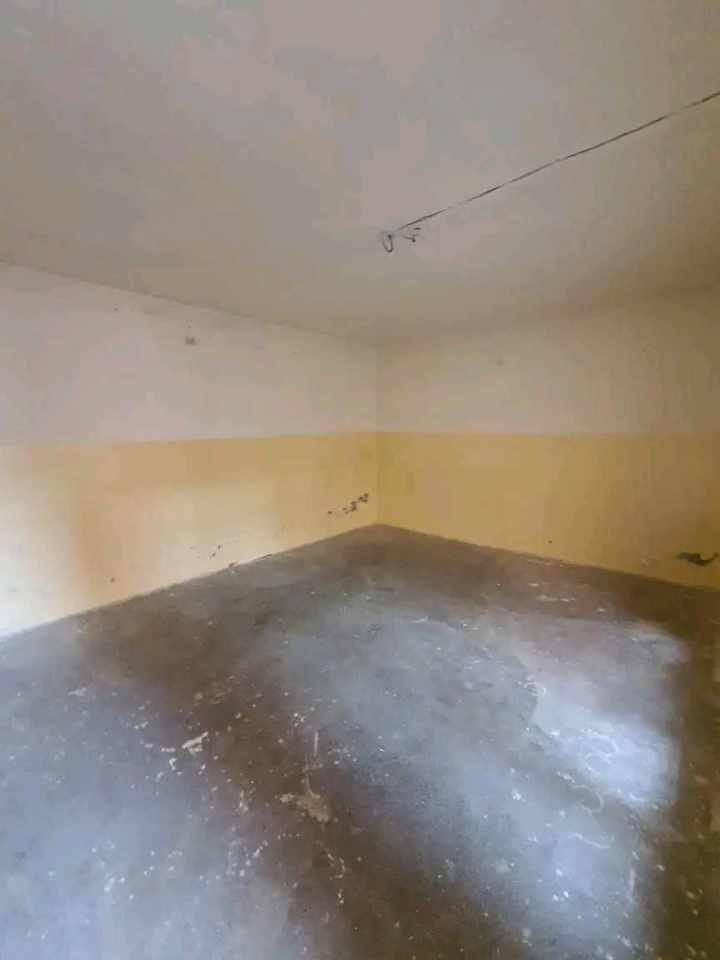 #دار_للإيجارررررر_حي_القاهره 

🪧نوع العقار : دار سكني شرقي 

📍العنوان : حي القاهره نهاية حي الجامعه

📐 المساحة : 90م

📋التفاصيل: غرفتين مطبخ حمام مخزن فوك خدمات 

#سعر_الإيجار_175


**إذا كنت صاحب هذا الإعلان وتريد حذفه لأي سبب، رجاءا أرسل رسالة إلى الدعم الفني**