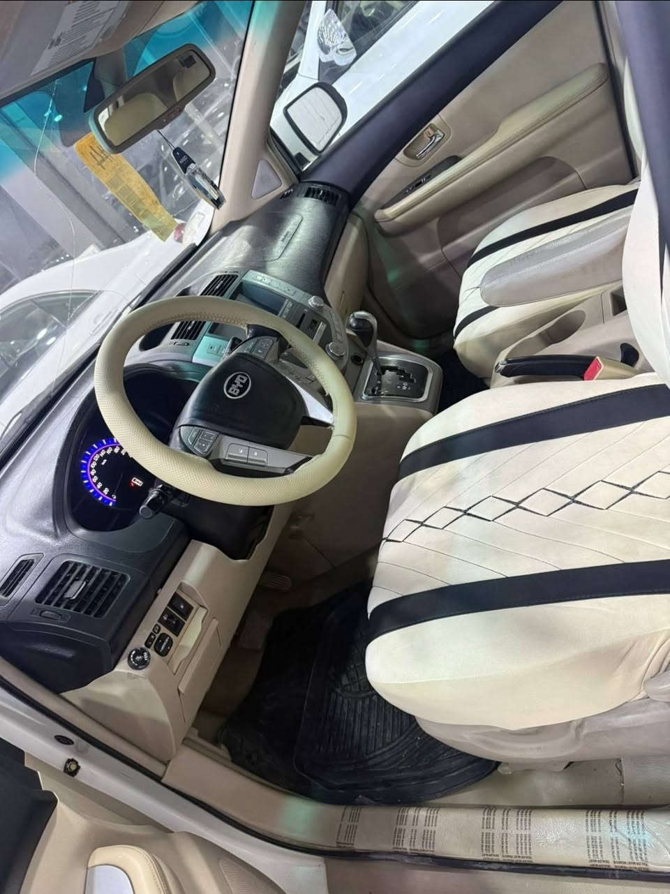 بۆ فرۆشتن BYD خلیجی
مۆدێل2014 فول فوڵ مواسەفات
سلایت . ناو زەرد . گێڕ تۆماتیک . دەبل گێر . چوار جام کارەبا . کوشین جلد . شاشە ئایپاد . دژە خلیسک . بلاجکتۆر لید . چوار تایەی نوێی لەژێرە 
گێڕ . مەکینە . تەقەو ڕەقە . کارەبایات . تەبرید . بەناوکردن هەمووی بەشەرت
گێڕ و مەکینەی بەشەرت
غاز و بەنزین ڕەقەم و سەنەوی هەمووی نوێیە
1پارچەی بۆیاخە بێ لێدران پێش و پشتی کەپسە تەزرەی هەیە
نرخی79وەرەقەو تۆزێک مەجال
0750.837.38.08فایبەر   وەتس ئاپ
