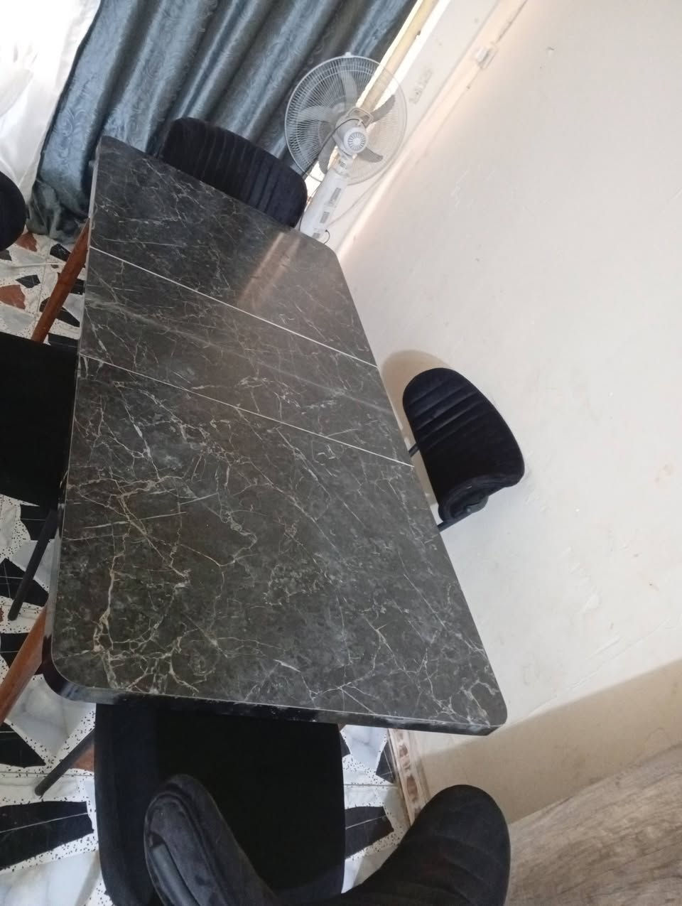 السلام عليكم ميز طعام مستعمل قليل نضيف للبيع مثل مشوفون بصوره الكراسي 4ميز ينفتح وينسد
مستعجل ع بيع السعر325وبي مجال مكاني حي الامام 
***********الشراي تواصل ع رقم
