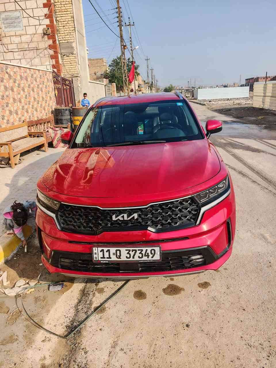 سورنتو هايبرد 23
فئة EX
السيارة معروفة بالمواصفات
حادثها ربع البنيد
بدون ولا قطعة تبديل
لون ماروني المميز
السيارة على ايدي اني المستوردها 
صور الحادث بالمنشور
مكاني بغداد الحسينية 
السعر 232
مكاني بغداد 
***********
